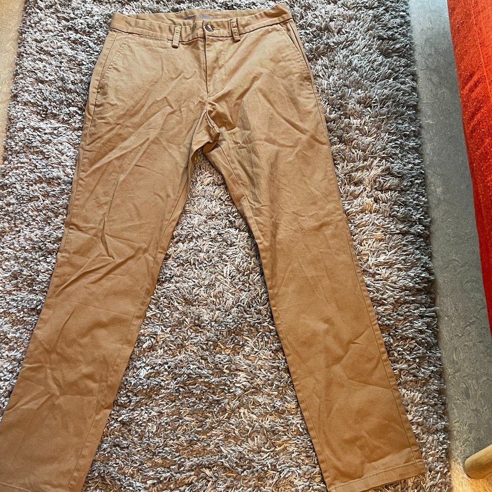 Slim Built-In Flex Ultimate Chino Pants